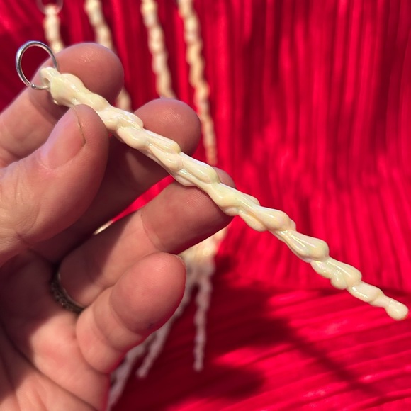 24 vintage Elegant Cream Icicle Christmas tree decorations- preloved - Picture 4 of 8